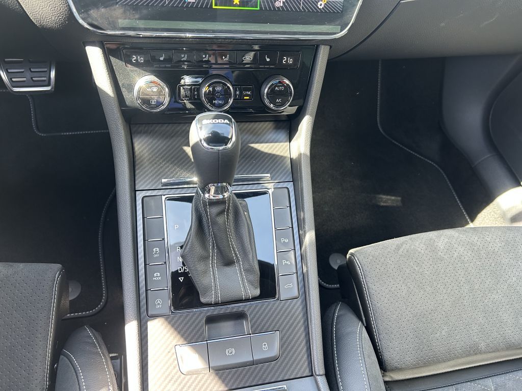 Fahrzeugabbildung SKODA Superb Combi 2.0 TDI DSG Sportline+Busin.Columbu