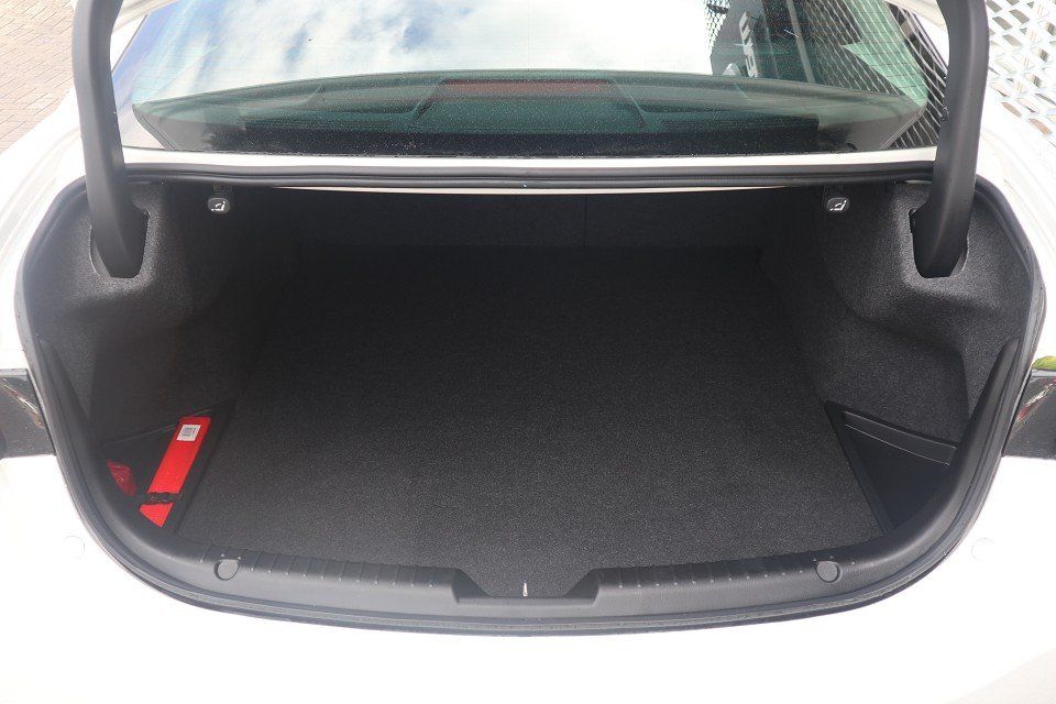 Fahrzeugabbildung Mazda 6 L Center-Line G-165 AT NAVI ACAA SHZ HUD 360°