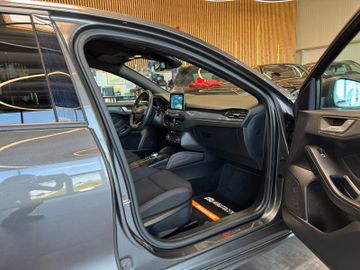 MYAUTOCENTER – Gebraucht- und Jahreswagen mit Werkstattservice in Pfaffenhofen Ford Focus *KEYLES*HEAD-UP*LKHZ*2-ZONEN*ACC*VOLL*