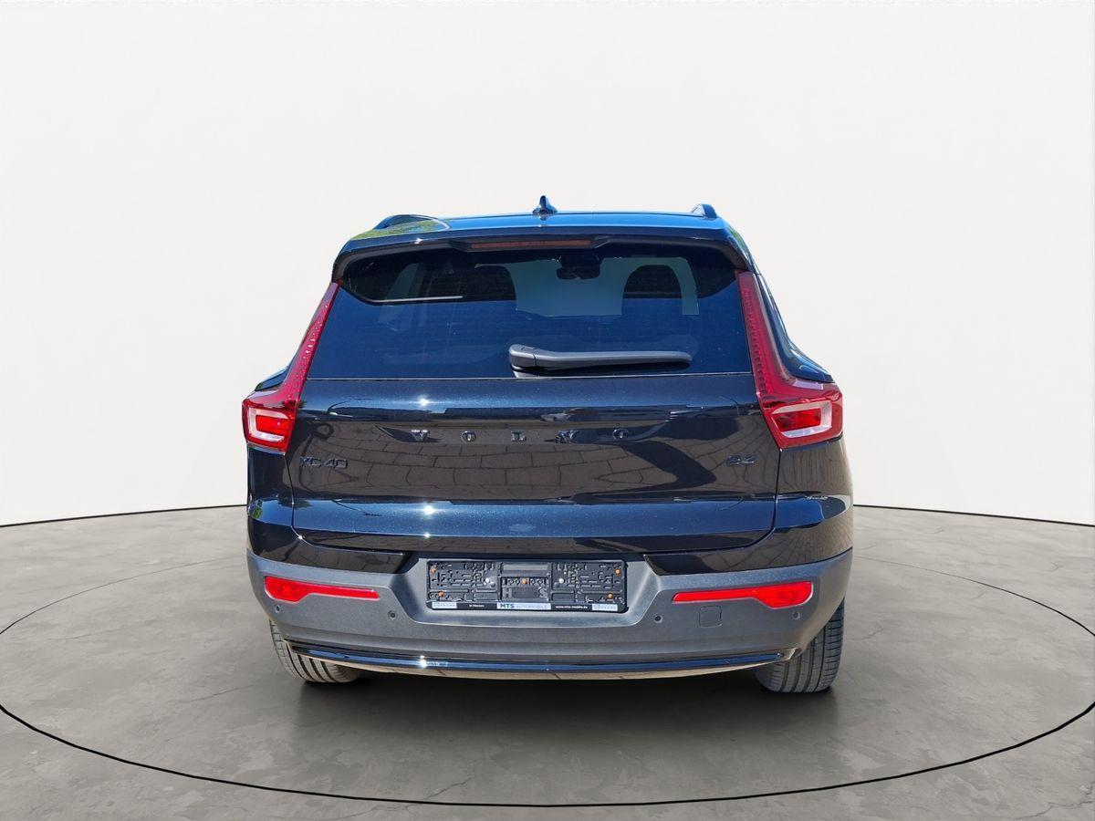 Volvo XC40 B3 Black Edition Plus 360° AHK PANO H/K LED