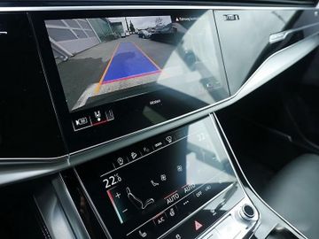 Audi Q8 - 6