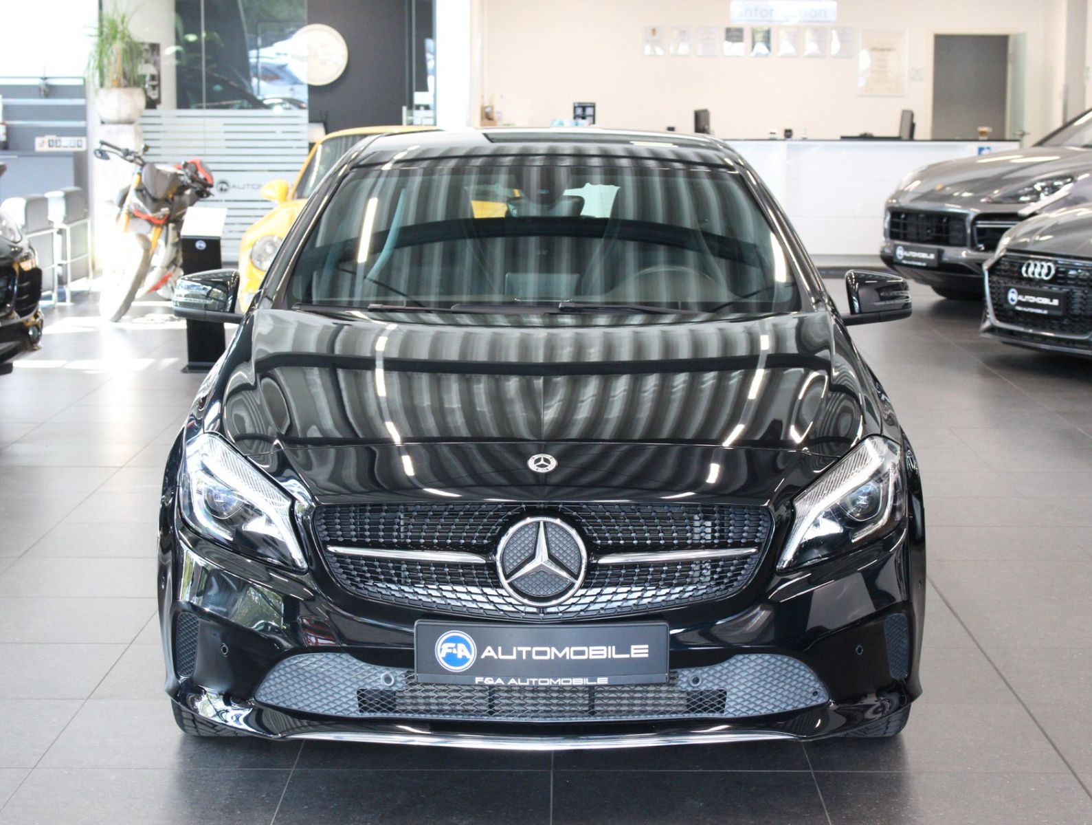 Fahrzeugabbildung Mercedes-Benz A 200 BlueEfficiency Urban 2.Hand+Nur17TKM