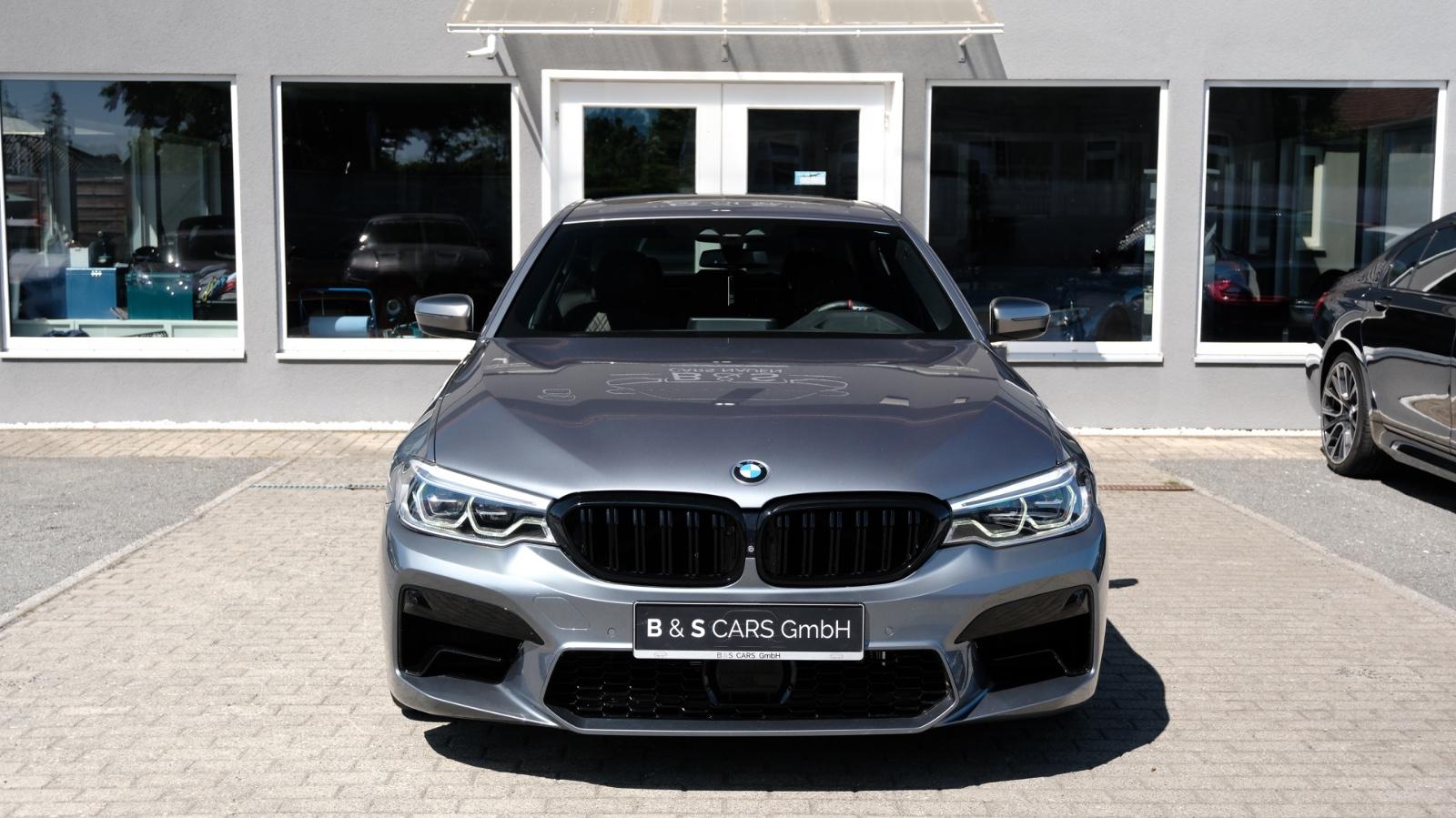 BMW M550i xDrive M.Pak M. Perf M5 Front u. Heck Carb
