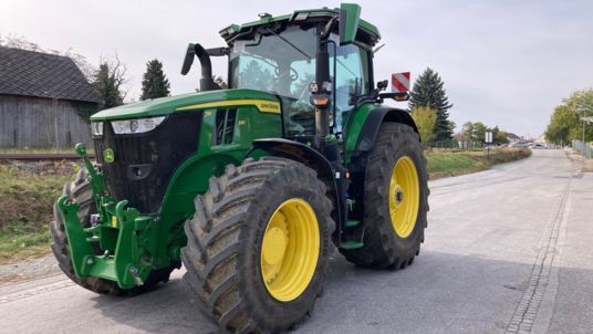 John Deere 7R330