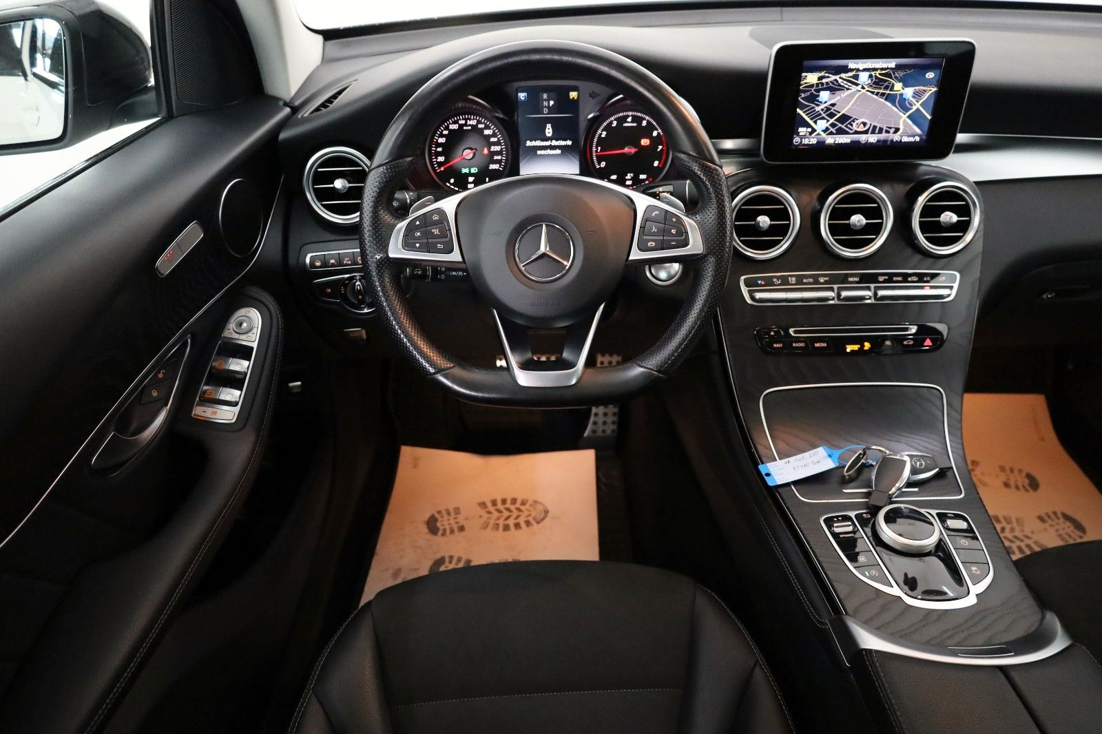 Fahrzeugabbildung Mercedes-Benz GLC 250 Coupe 4M AMG-Line Int. T.Leder,Navi,360°
