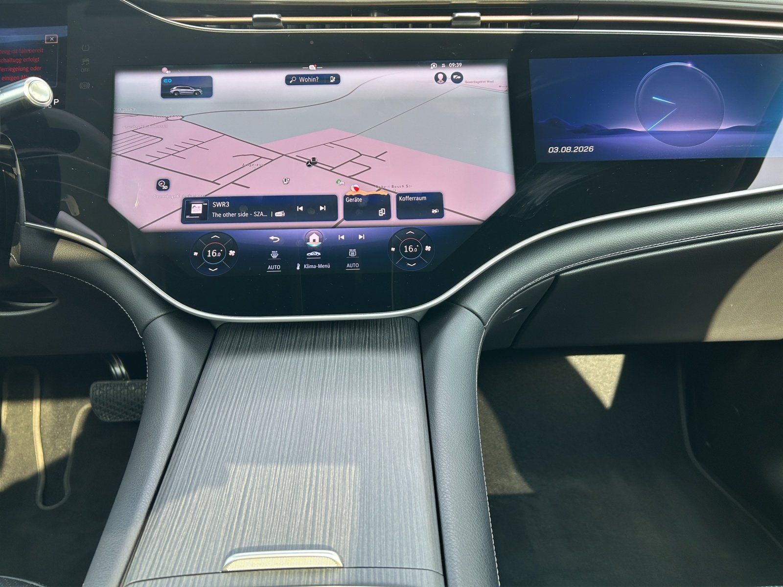 Fahrzeugabbildung Mercedes-Benz EQS 450 4M SUV Premi DISTRO Pano HYPER Sitzklima
