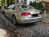 Audi A8 L 4.2 FSI tiptronic quattro - - Audi A8 mit Benzin-Antrieb: 2.8