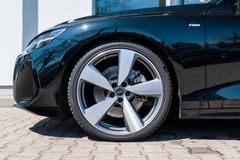AUDI A6 TDI quattro/ LUFTFAHR./ 21"/ TECH PRO/ S LINE AUDI A6 TDI quattro/ LUFTFAHR./ 21"/ TECH PRO/ S LINE