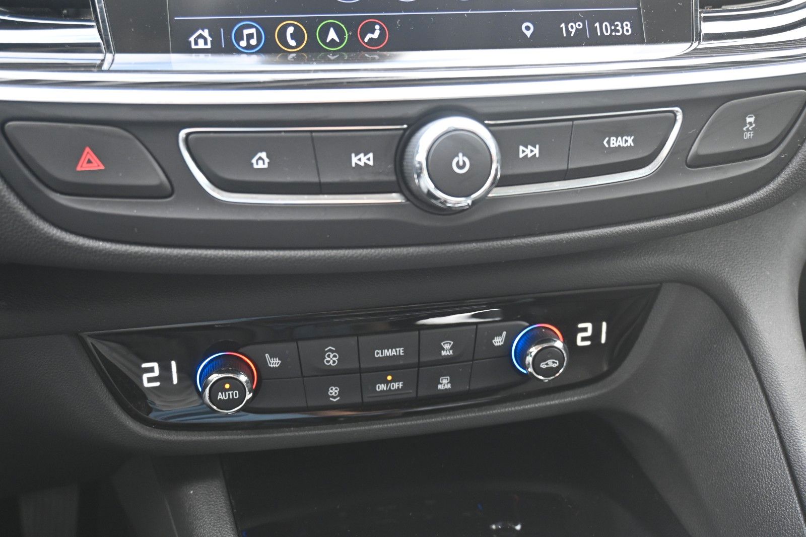 Fahrzeugabbildung Opel Insignia B Sports Tourer Innovation 4x4