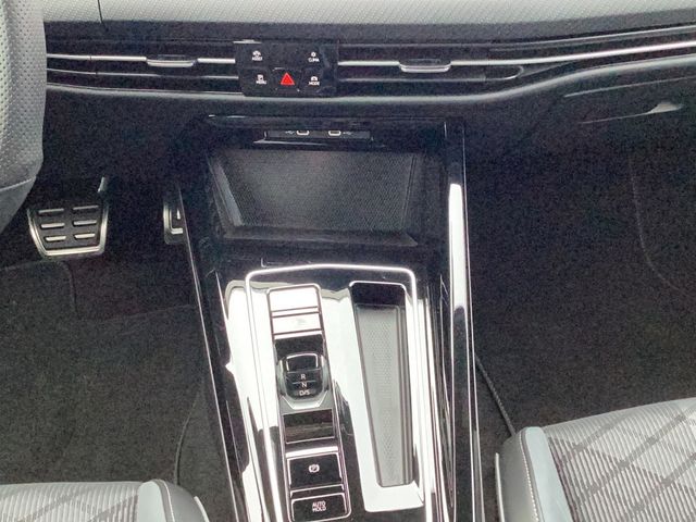 Golf VIII 1.5eTSI DSG R-Line