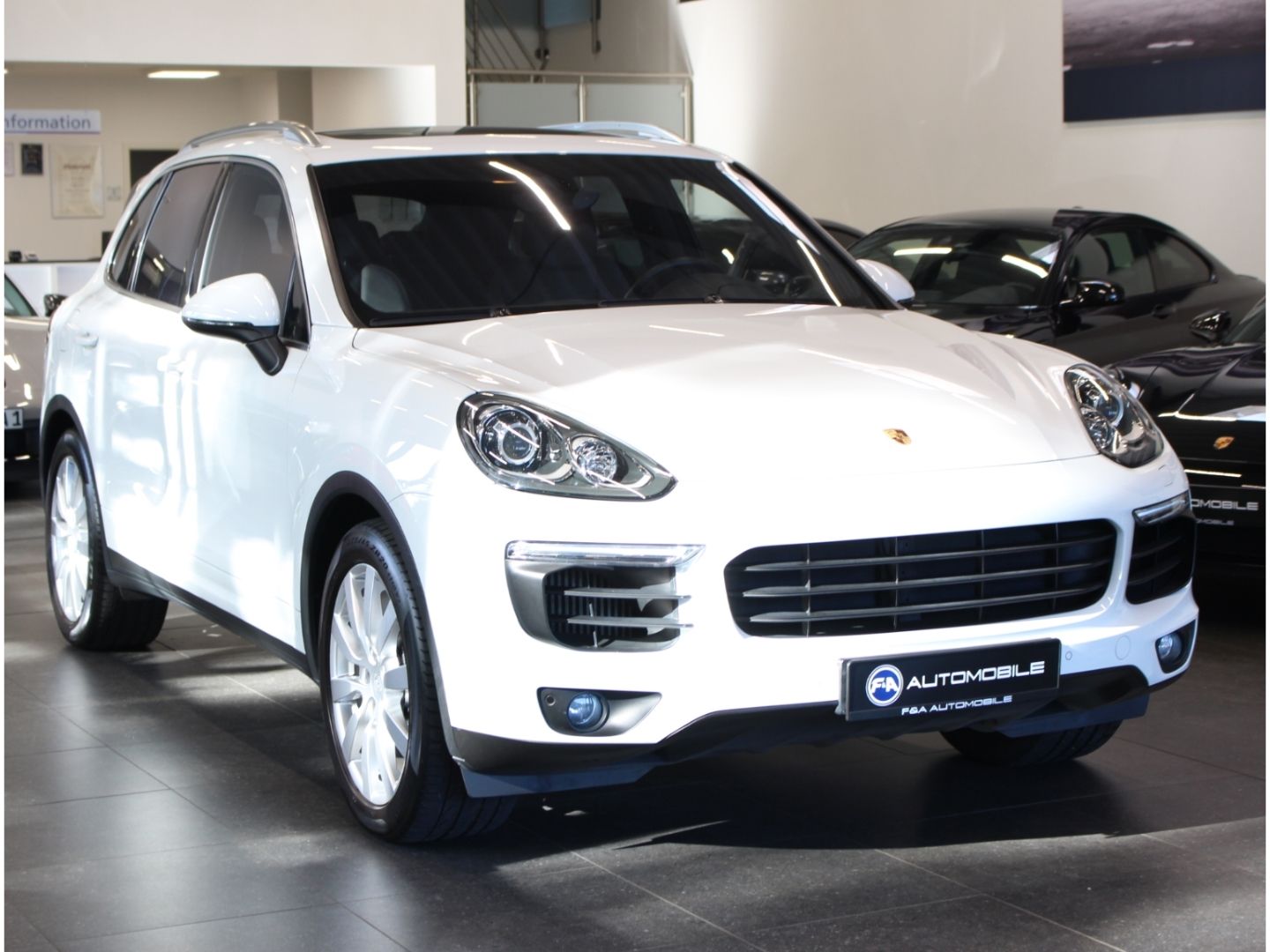 Fahrzeugabbildung Porsche Cayenne 3.0 Diesel *Pano*Standh.*Kamera