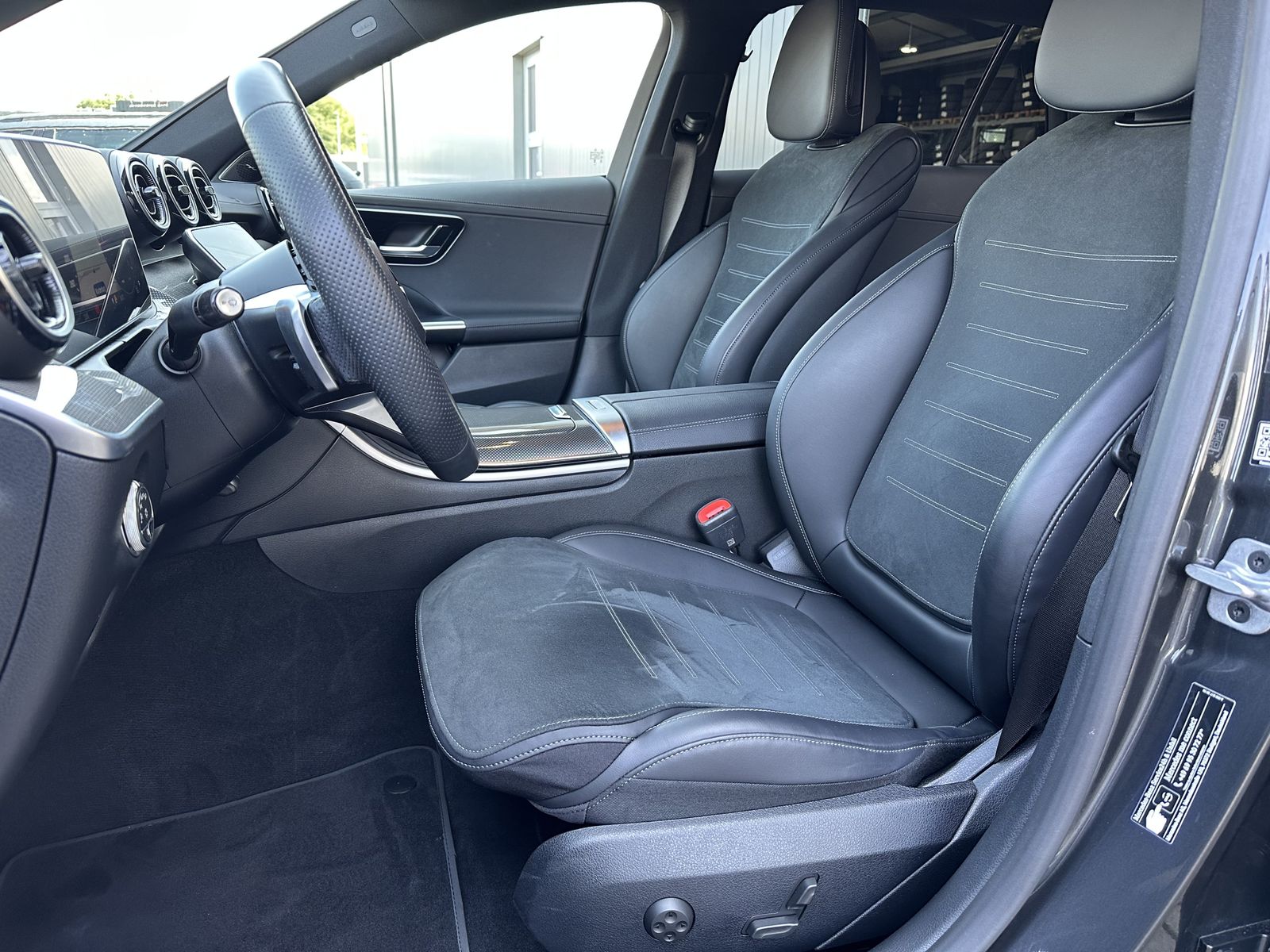Fahrzeugabbildung Mercedes-Benz C 220d T 4Matic AMG-Line NAV+LED+DISTRONIC+360°