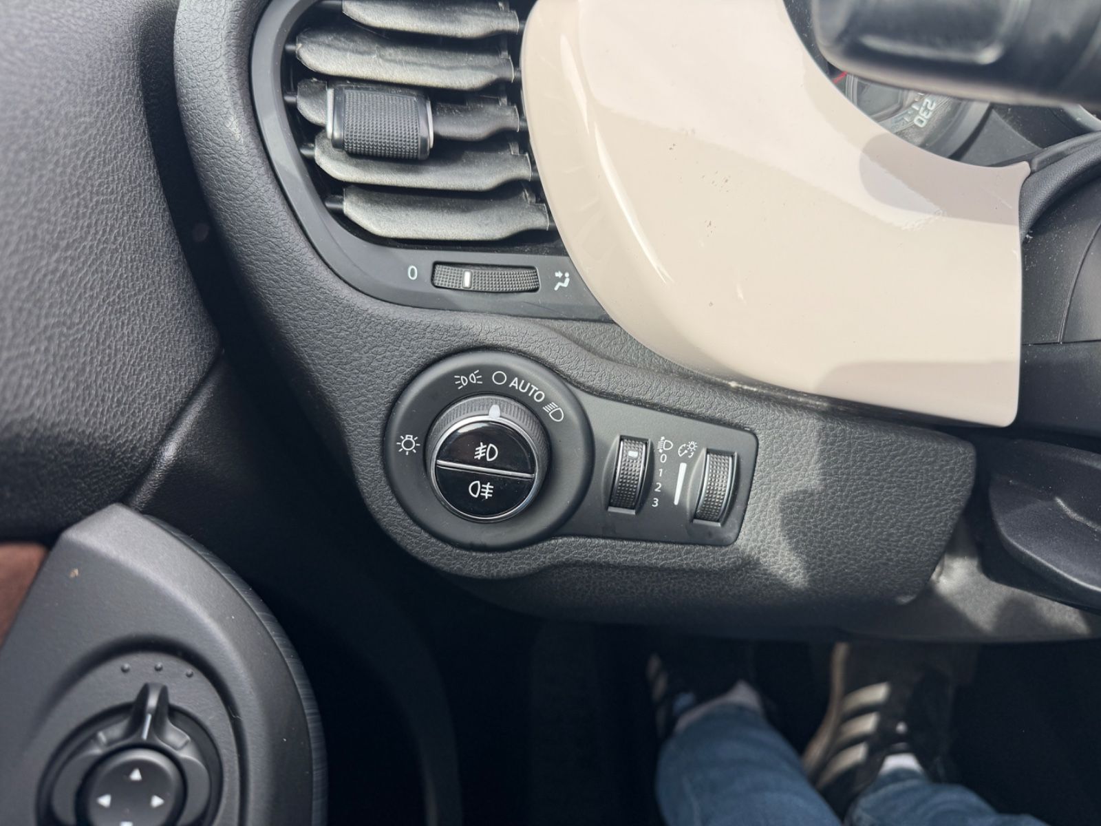Fahrzeugabbildung Fiat 500X Lounge Leder+Panorama+Navi+Kamera