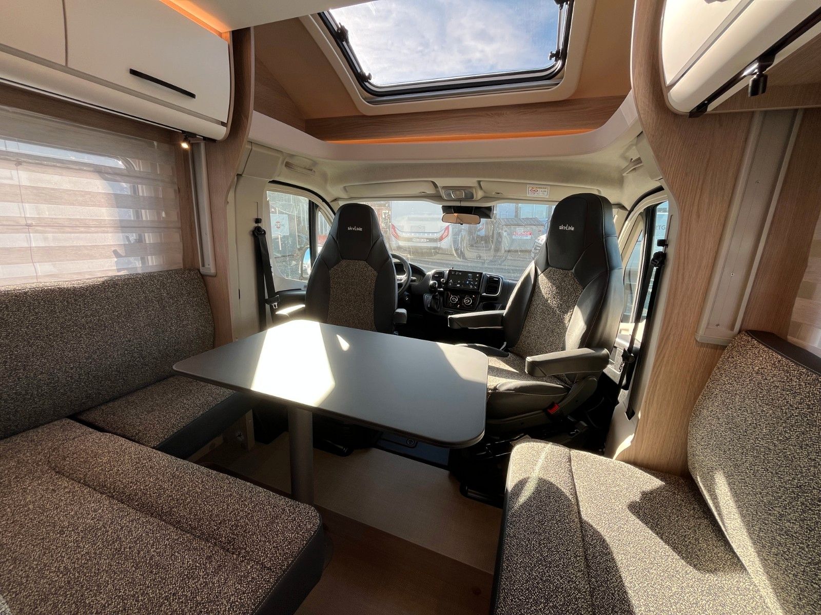 Fahrzeugabbildung Bürstner Lyseo Time SkyLine 726 G *Automatik*Navi*RFK*CPU