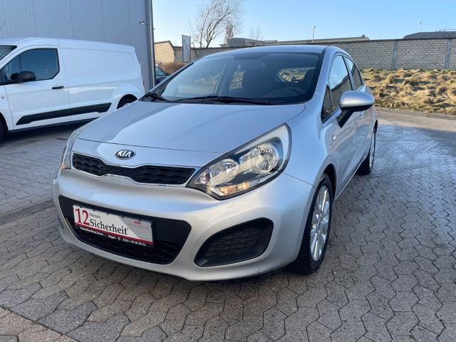 Kia Rio Edition 7 2 Hand PDC / TÜV-AU Neu