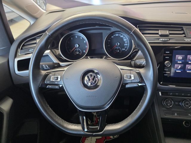VW Touran — Foto 18