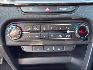 Kia Ceed 1.5 T DCT Vision Navi Sitzheizung Kamera