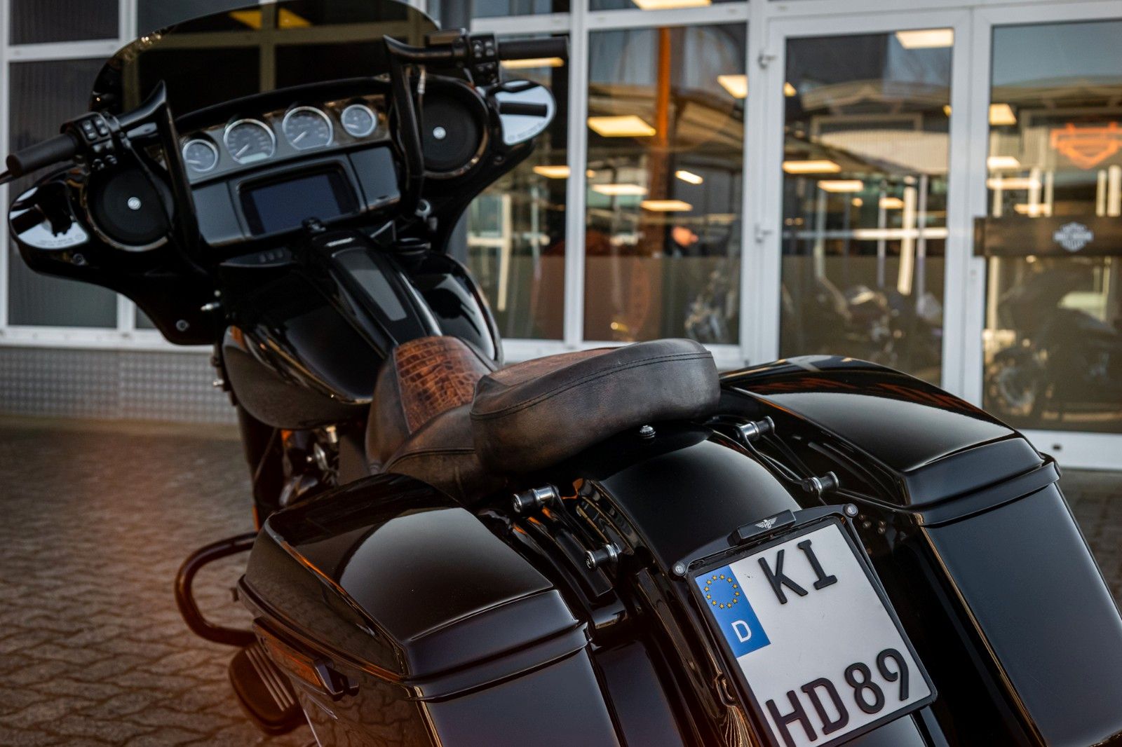 Fahrzeugabbildung Harley-Davidson FLHXST STREET GLIDE ST 117 - Kesstech -