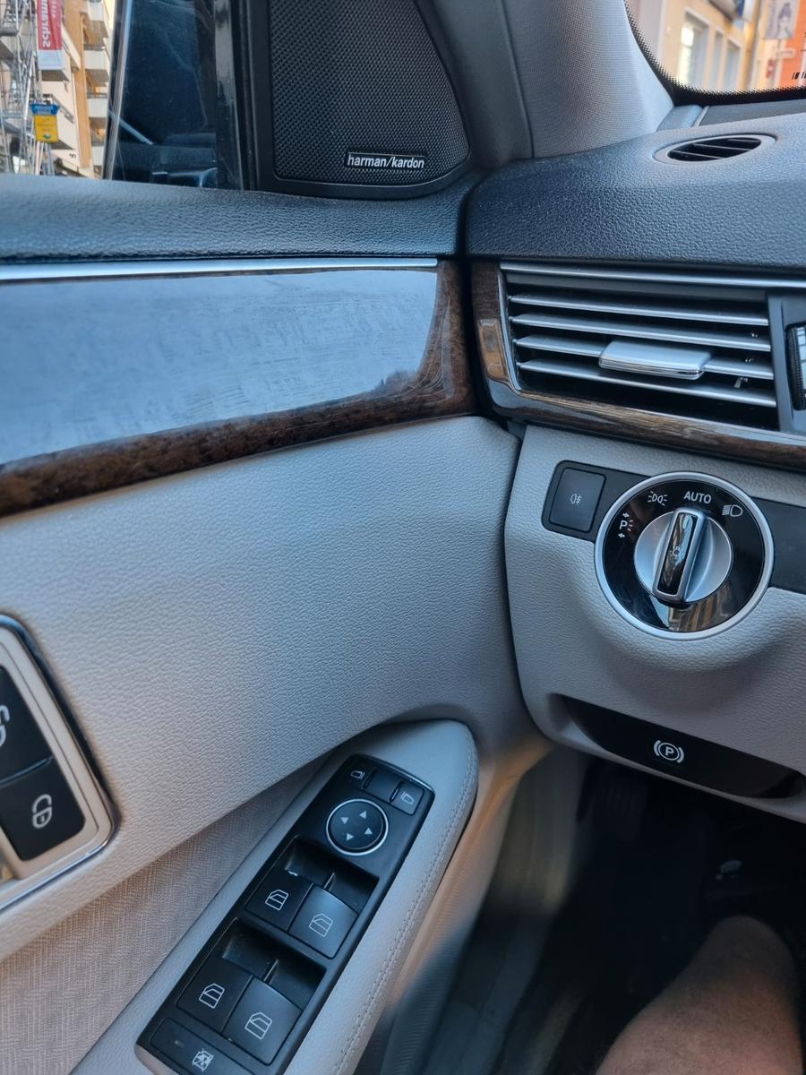 Mercedes-Benz E250 2011 — photo 14