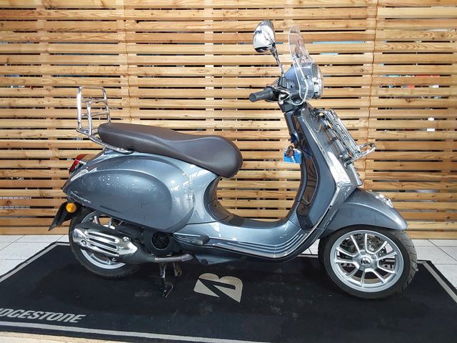 Vespa Primavera 125 Touring Neuzustand