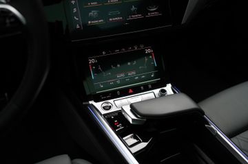 Audi Q8 e-tron - 12