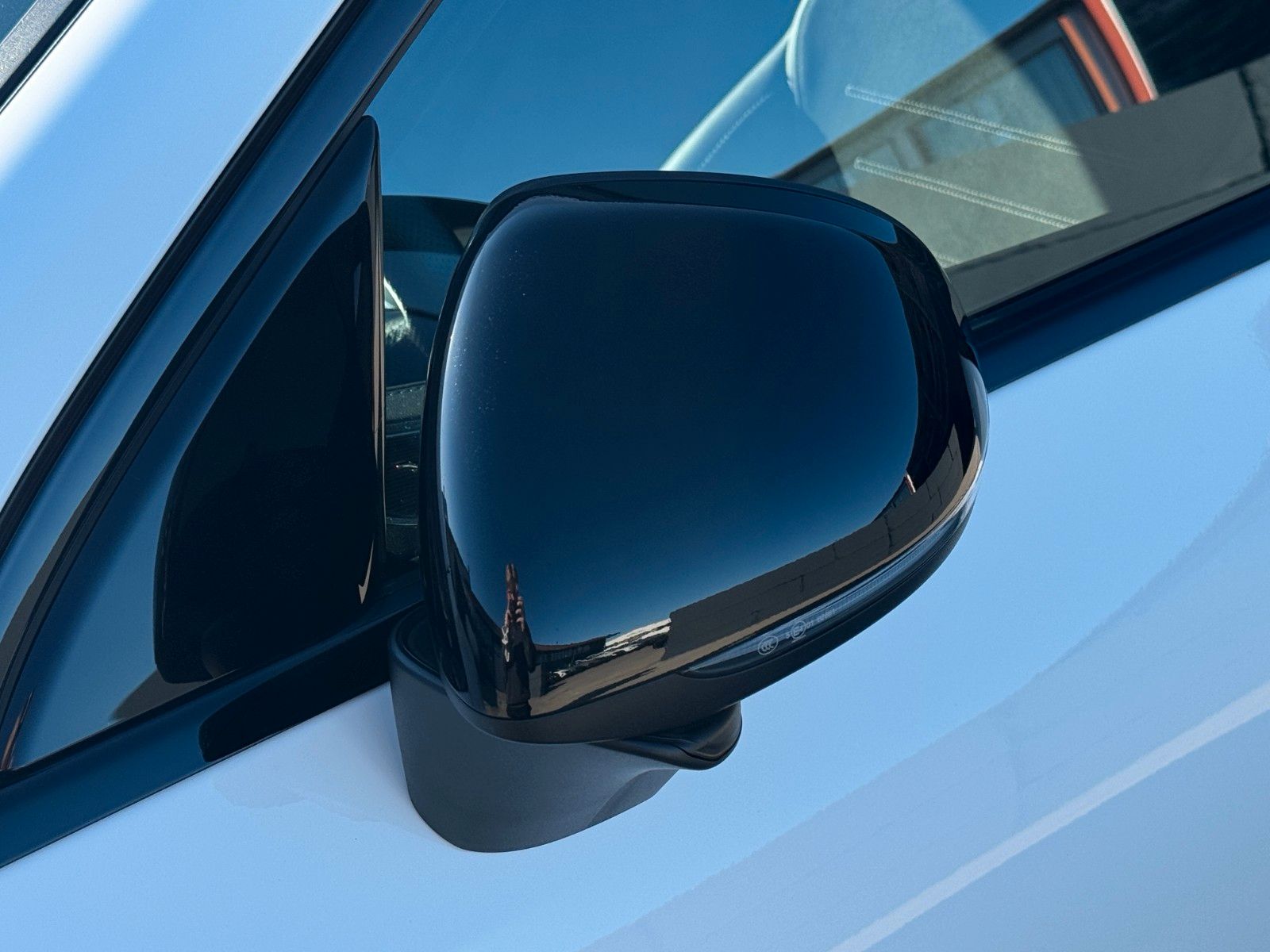 Fahrzeugabbildung Mercedes-Benz GLC 200 4M AMG + Pano Standhzg Burmester ACC AHK