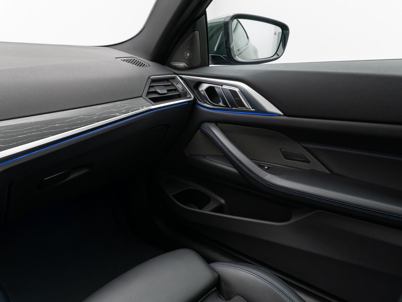 Fahrzeugabbildung BMW M440i  Coupé Kamera DAB H/K Fernlichtassist 19"