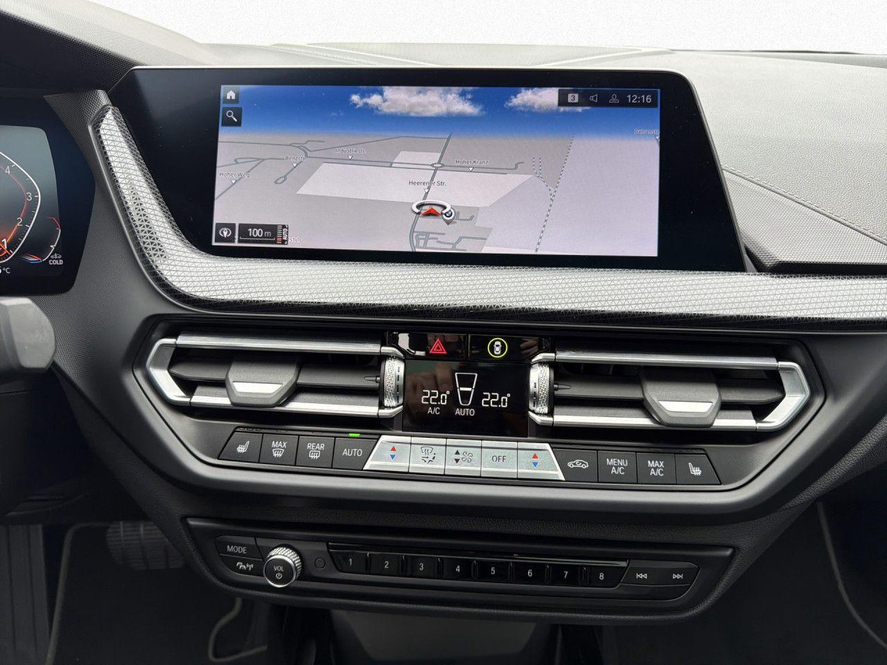 BMW 118i Sport L.,AHK,LED,LC-Pro,HUD,Dach,Lenkradhzg