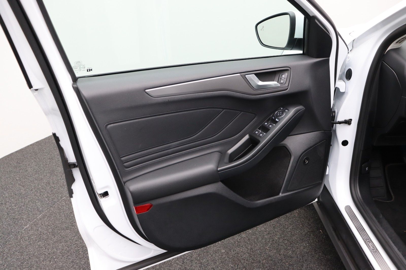 Fahrzeugabbildung Ford Focus Turnier 1.0 Titanium