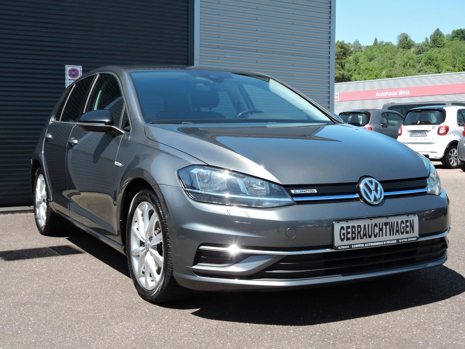 Volkswagen Golf VII Lim 1.5 BMT DSG Standhzg Navi HU+KDneu