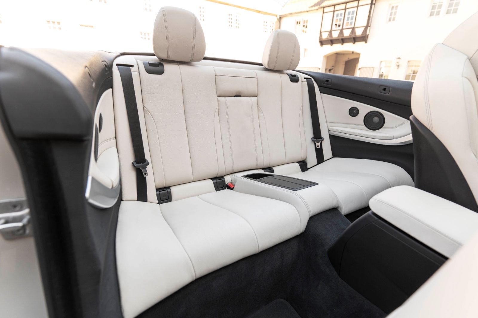 Fahrzeugabbildung BMW 430I Cabrio M-PERFORMANCE HUD H&K KAM CARPLAY