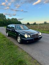 Mercedes-Benz E 320 T S210 Avantgarde, 80.000 km!!! Scheckheft - Mercedes-Benz E 320: Kombi