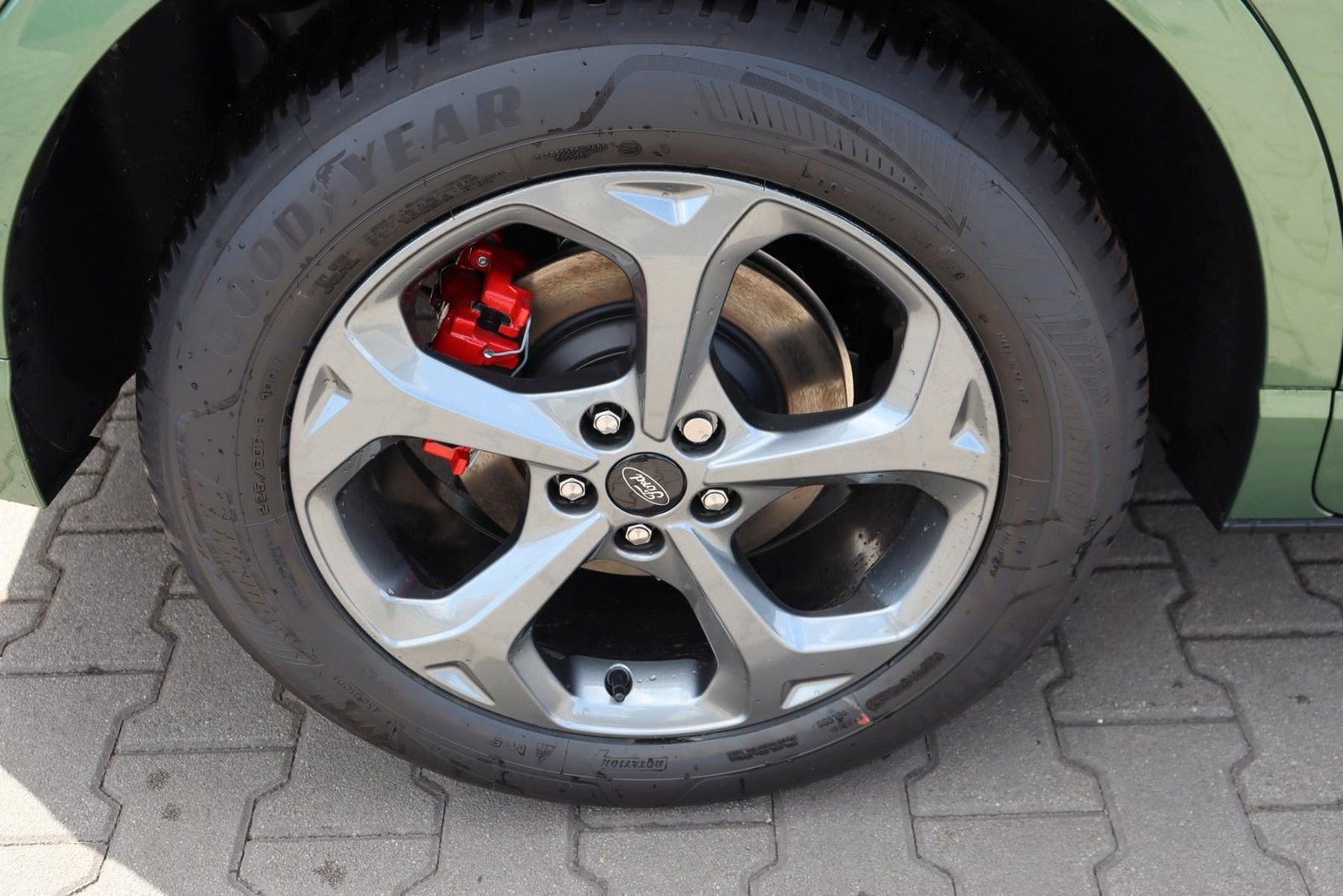 Ford Kuga ST-LINE X 2.5 FHEV 360° ALLRAD 0,0%FIN* AHK imagem 3