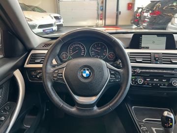 BMW 320d Touring Advantage *NAVI*LED*PDC*SHZ*