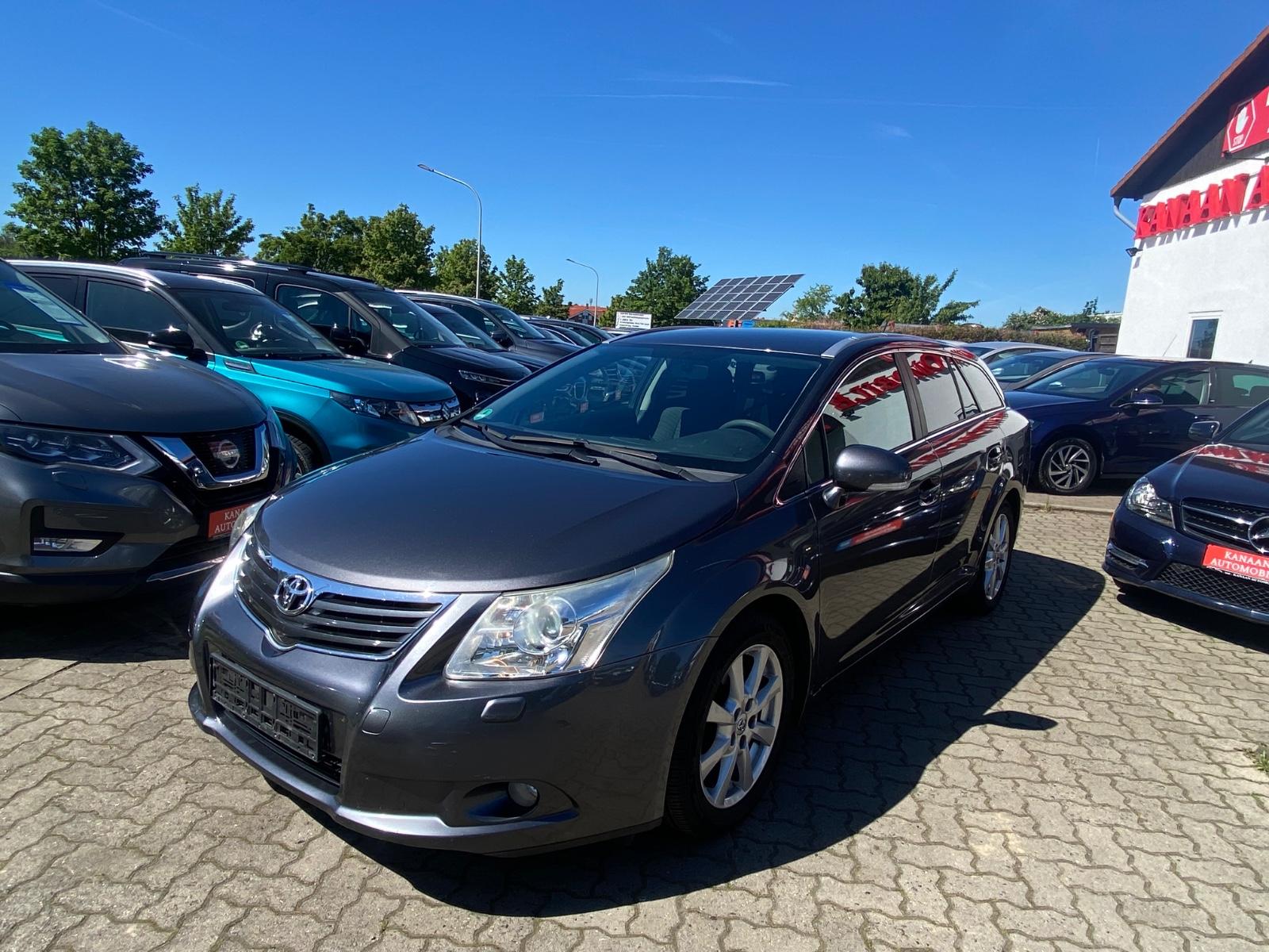 Toyota Avensis 2011 — photo 34