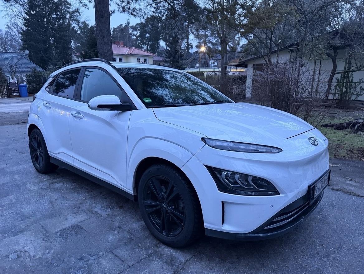 Hyundai Kona große Batt./NaviCAM/LED/Lenkrhzg/Schiebed.
