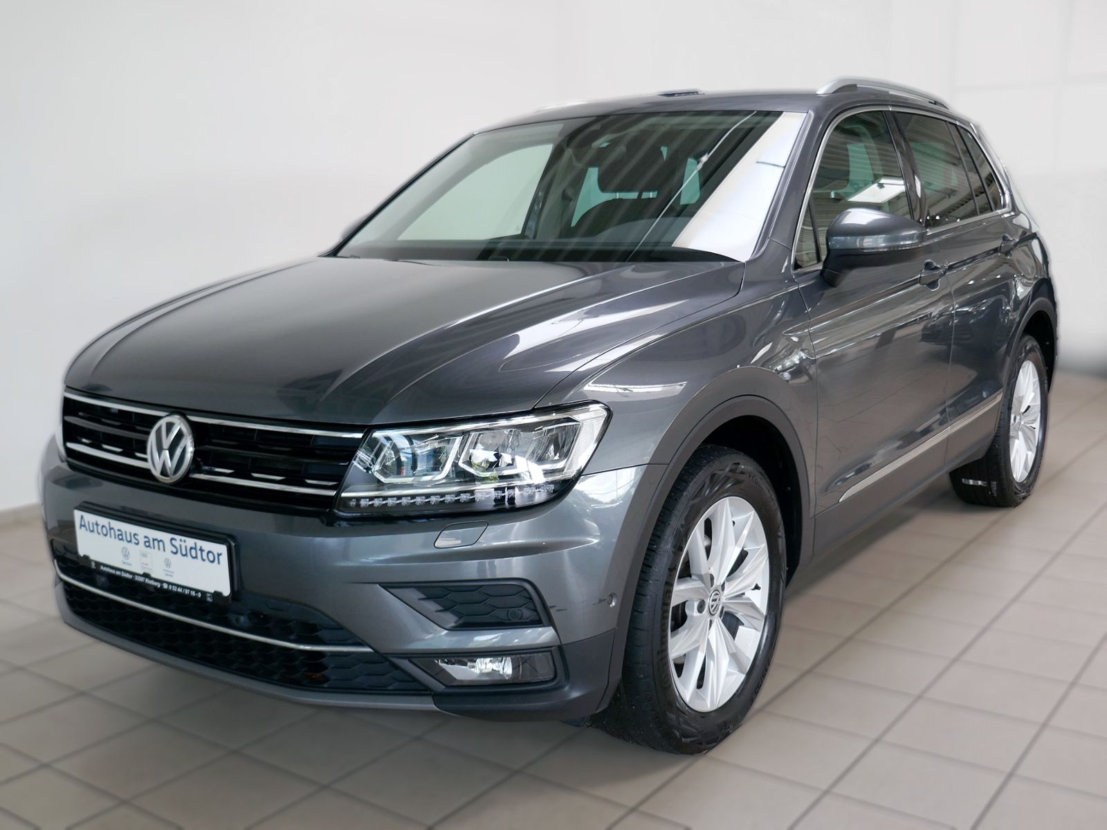 Fahrzeugabbildung Volkswagen Tiguan Highline 2.0 TDI 4MOTION LED AHK RFK ACC