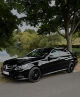 Mercedes-Benz E 200 AVANTGARDE Autom. AVANTGARDE - Mercedes-Benz E 200 mit Benzin-Antrieb: Panorama-Dach, Limousine