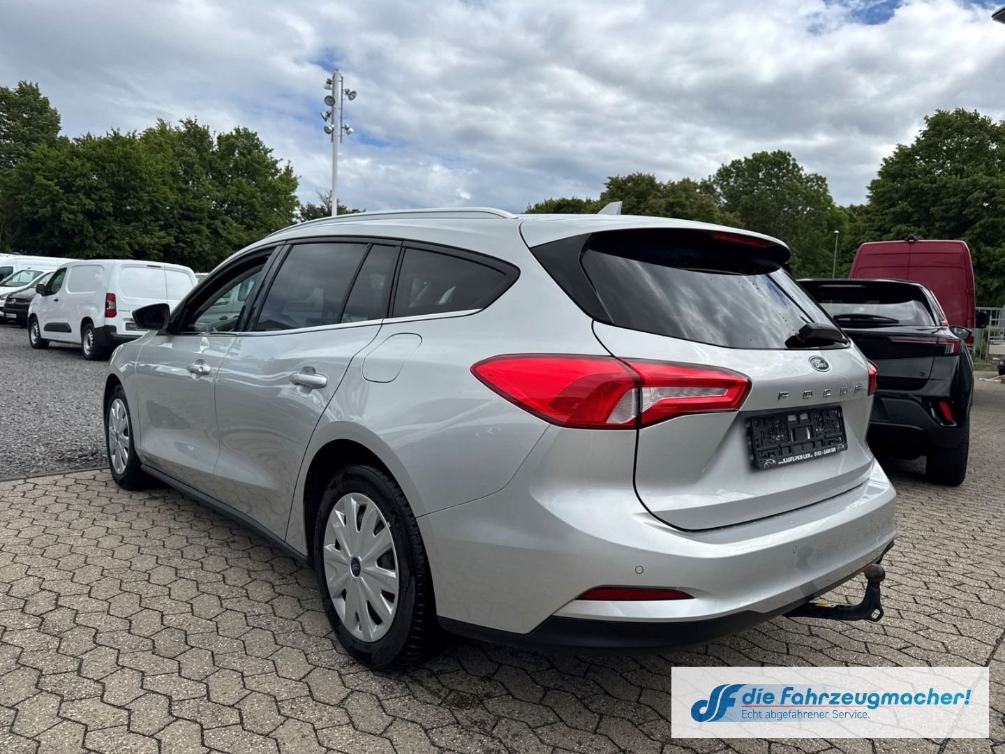 Fahrzeugabbildung Ford Focus Turnier 1.0 EcoBoost EU6d-T *EXPORT