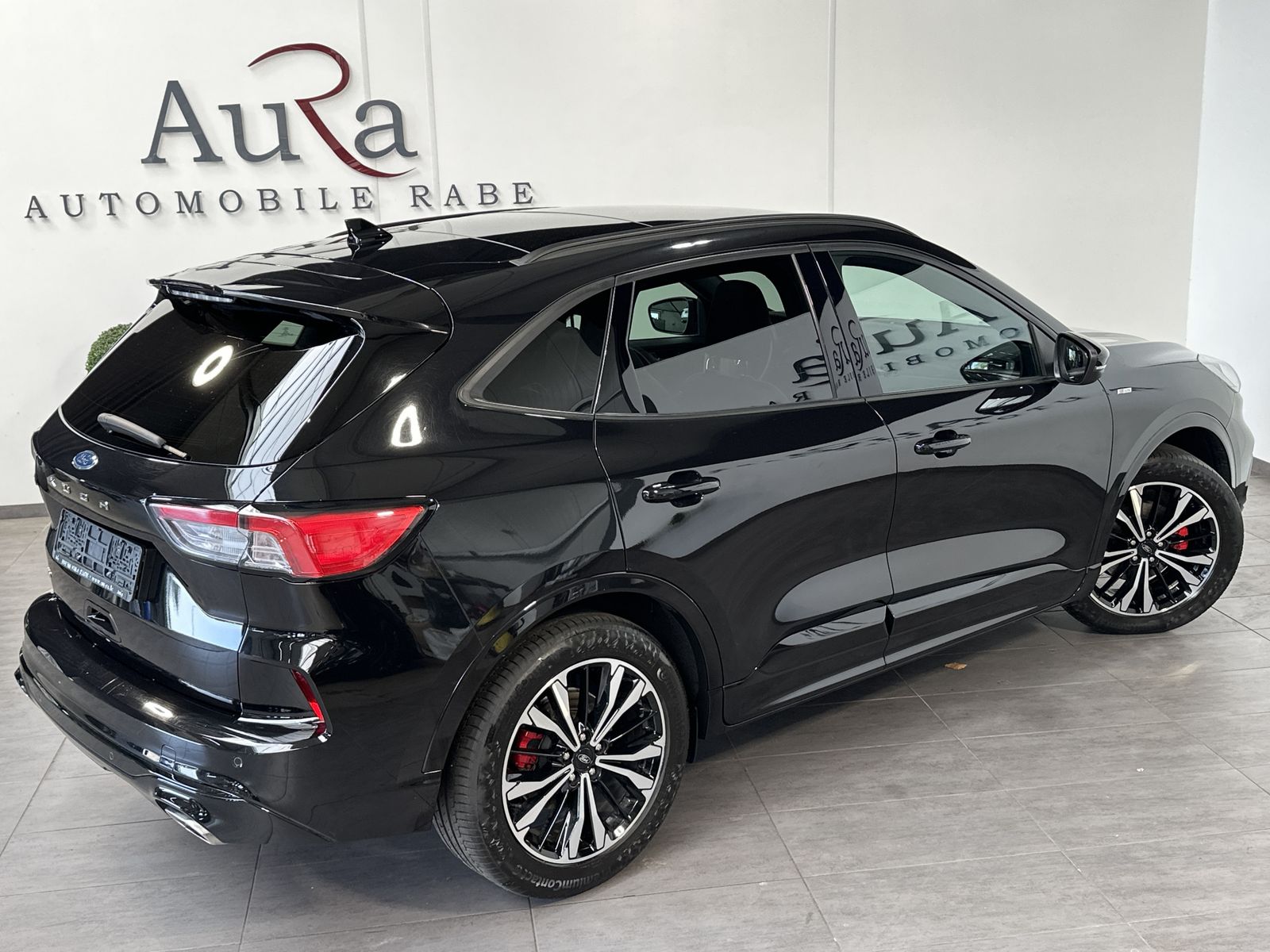 Fahrzeugabbildung Ford Kuga 2.0 EB 4x4 ST-Line X NAV+LED+AHK+B&O+PANORA