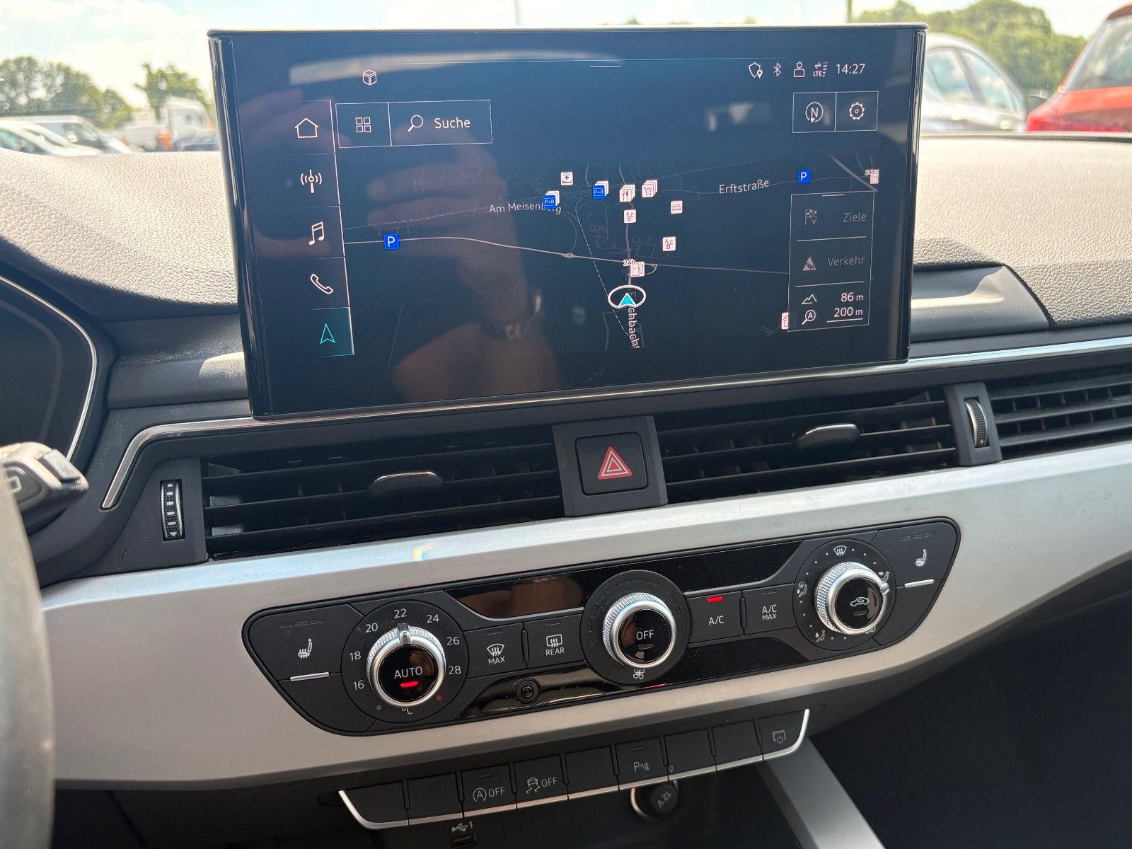 Fahrzeugabbildung Audi A4 Avant 35 TDI advanced Aut Navi LED AHK Kamera