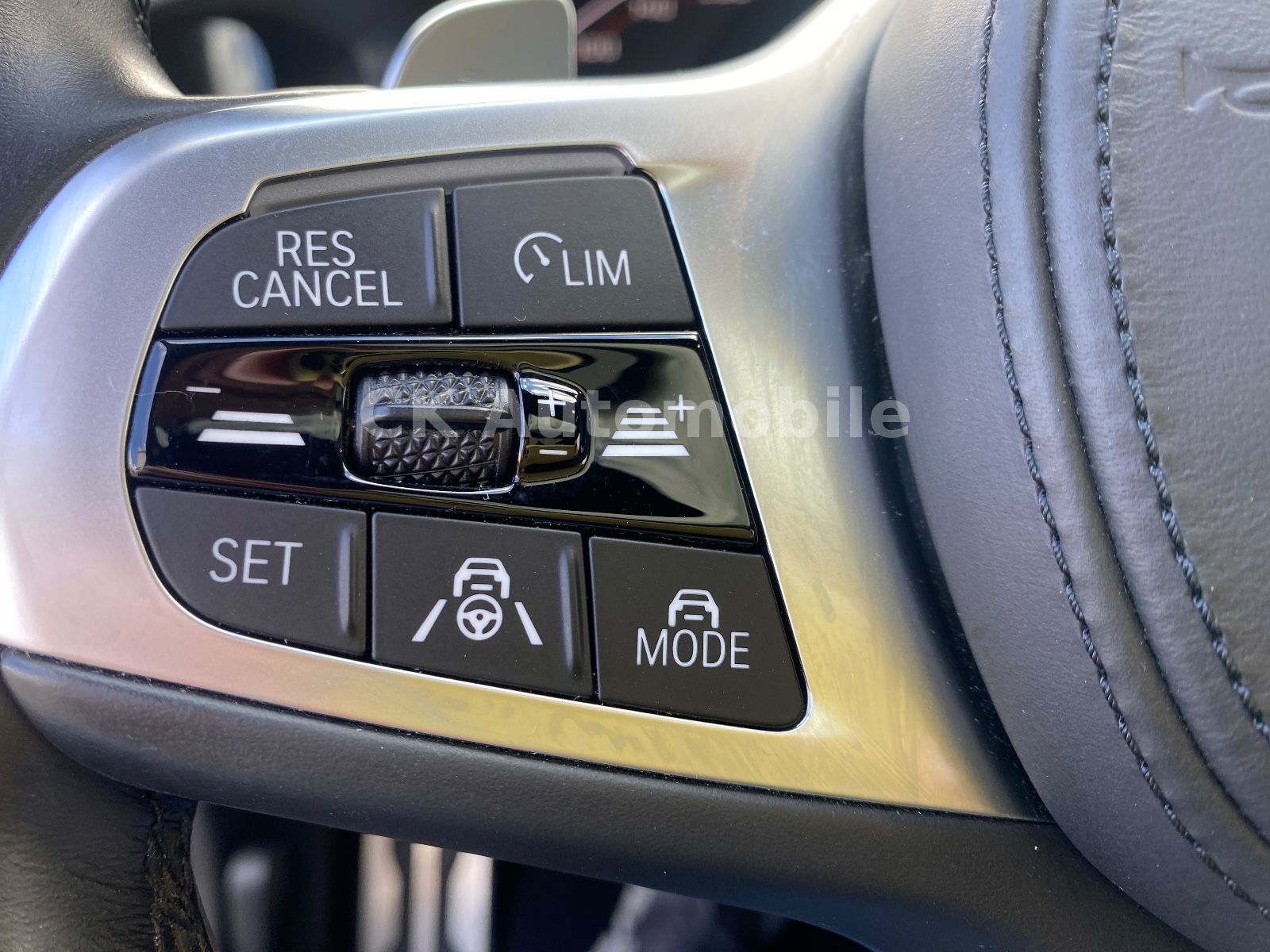 Fahrzeugabbildung BMW M340i Touring xDrive/Navi/HeadUP/Pano/360°
