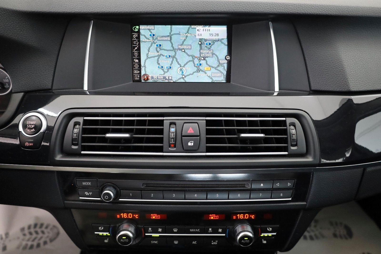 Fahrzeugabbildung BMW 525 d xDrive Touring,Navi,SH,Harman-Kardon,SR+WR