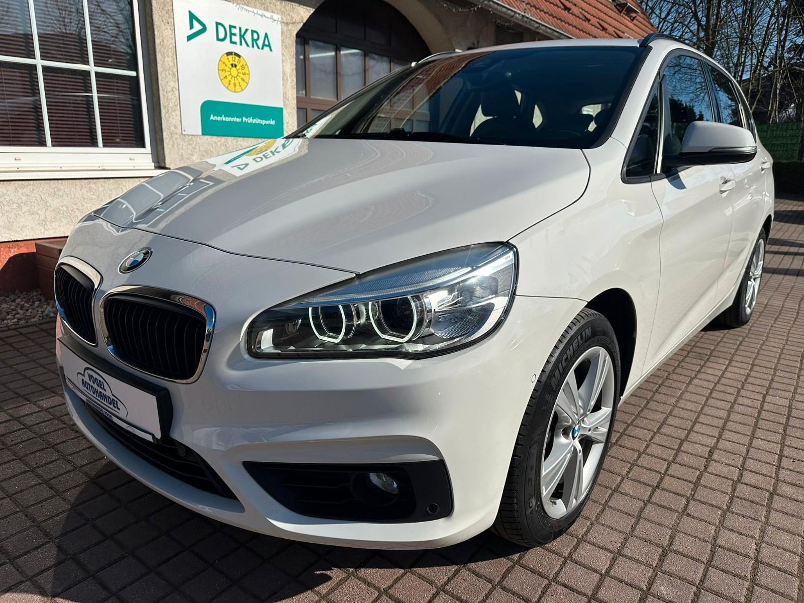 BMW 218 Active Tourer Advantage*AUT*LEDER*AHK*NAVI*