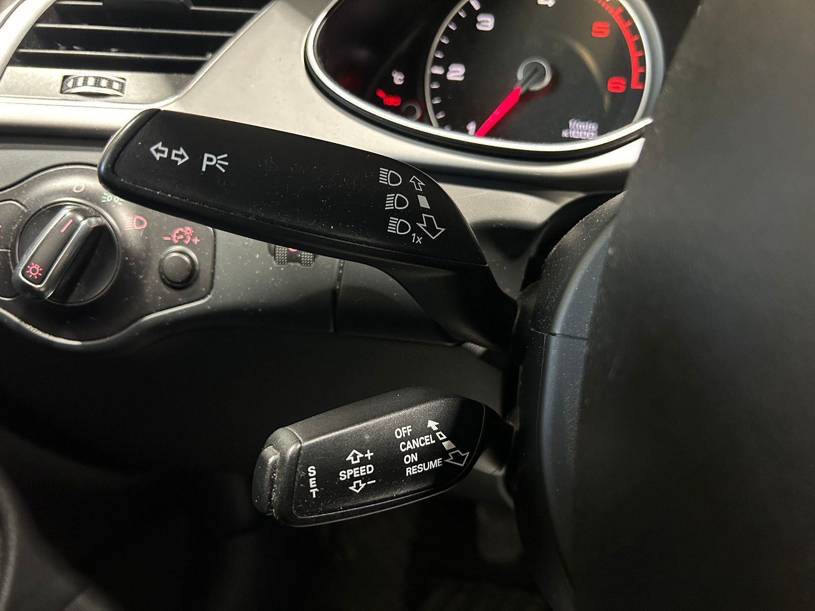 Fahrzeugabbildung Audi A4 Avant Attraction/SHZ/TEMPOMAT/PDC/KLIMA