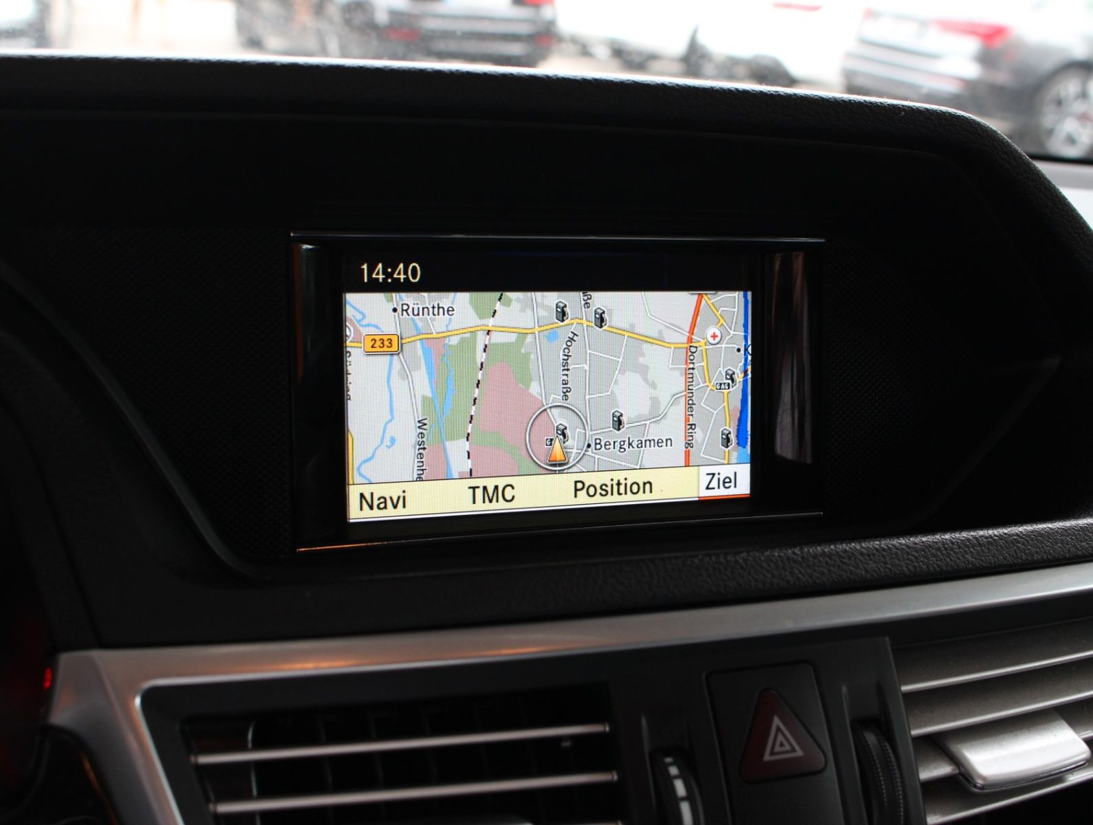 Fahrzeugabbildung Mercedes-Benz E 250 T CDI Avantgarde Distronic + AHK + ILS