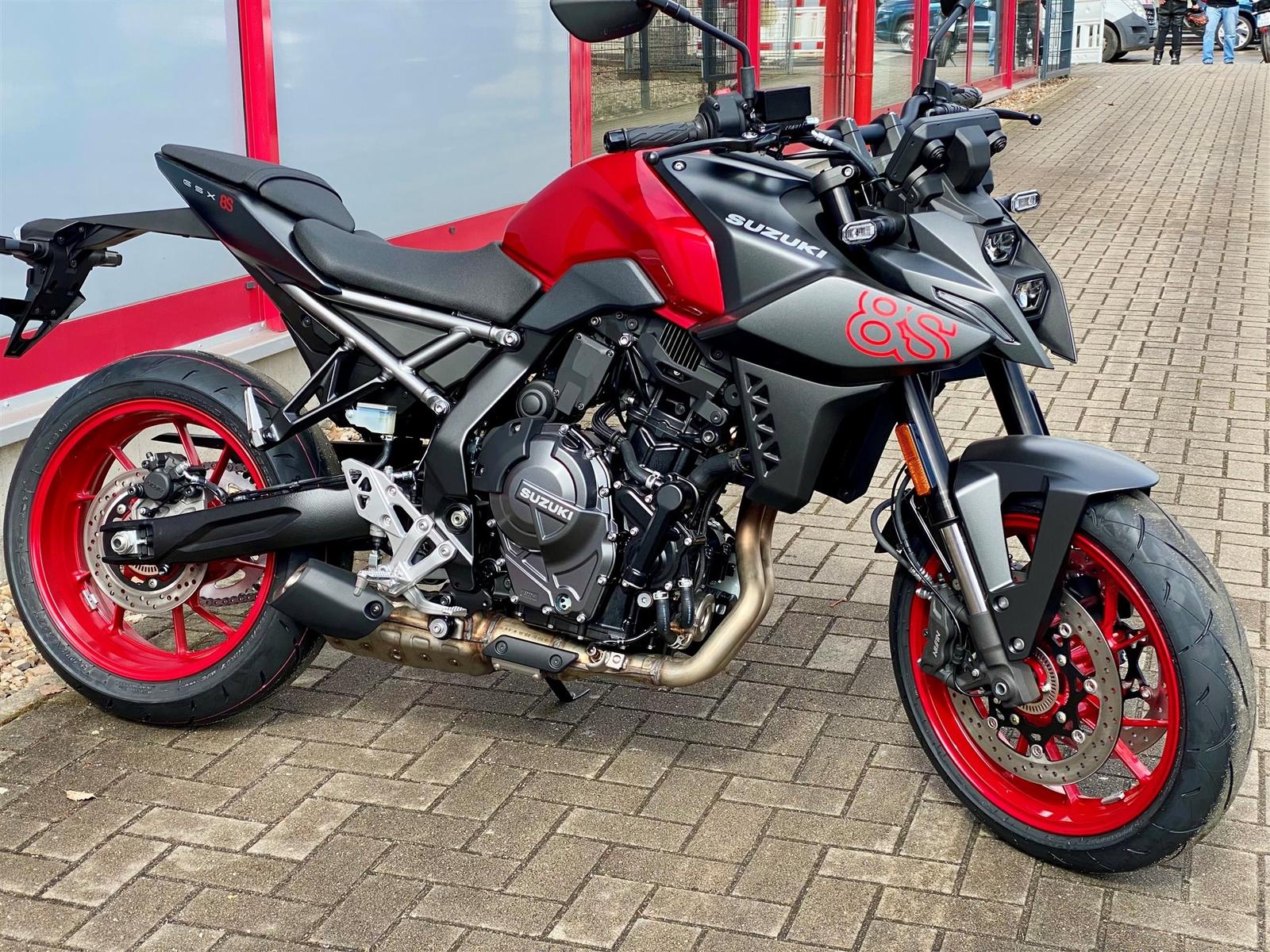 Suzuki GSX-8S Modell 2026, sofort verfügbar zum
