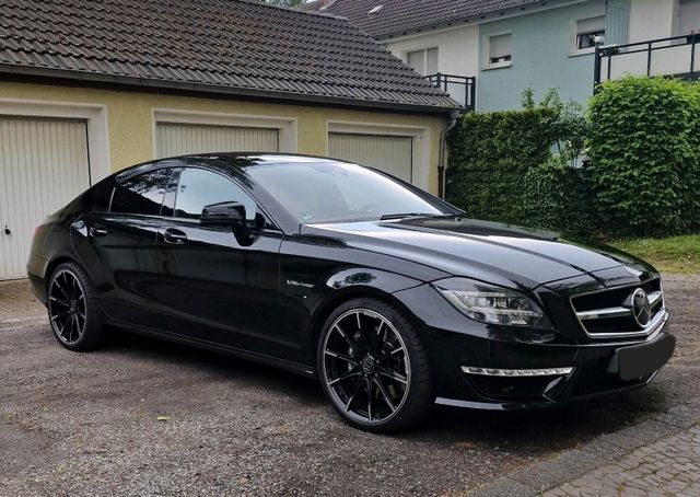 Mercedes-Benz CLS 63 AMG V8 Biturbo Scheck...