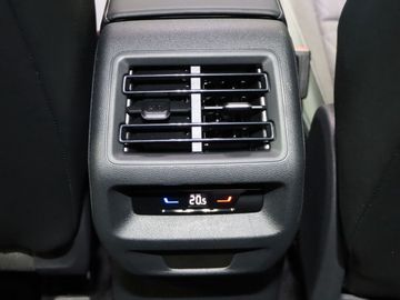 Fahrzeugverkauf 22 Volkswagen Tayron 1.5 eTSI 110 kW Life LED Kamera AHK