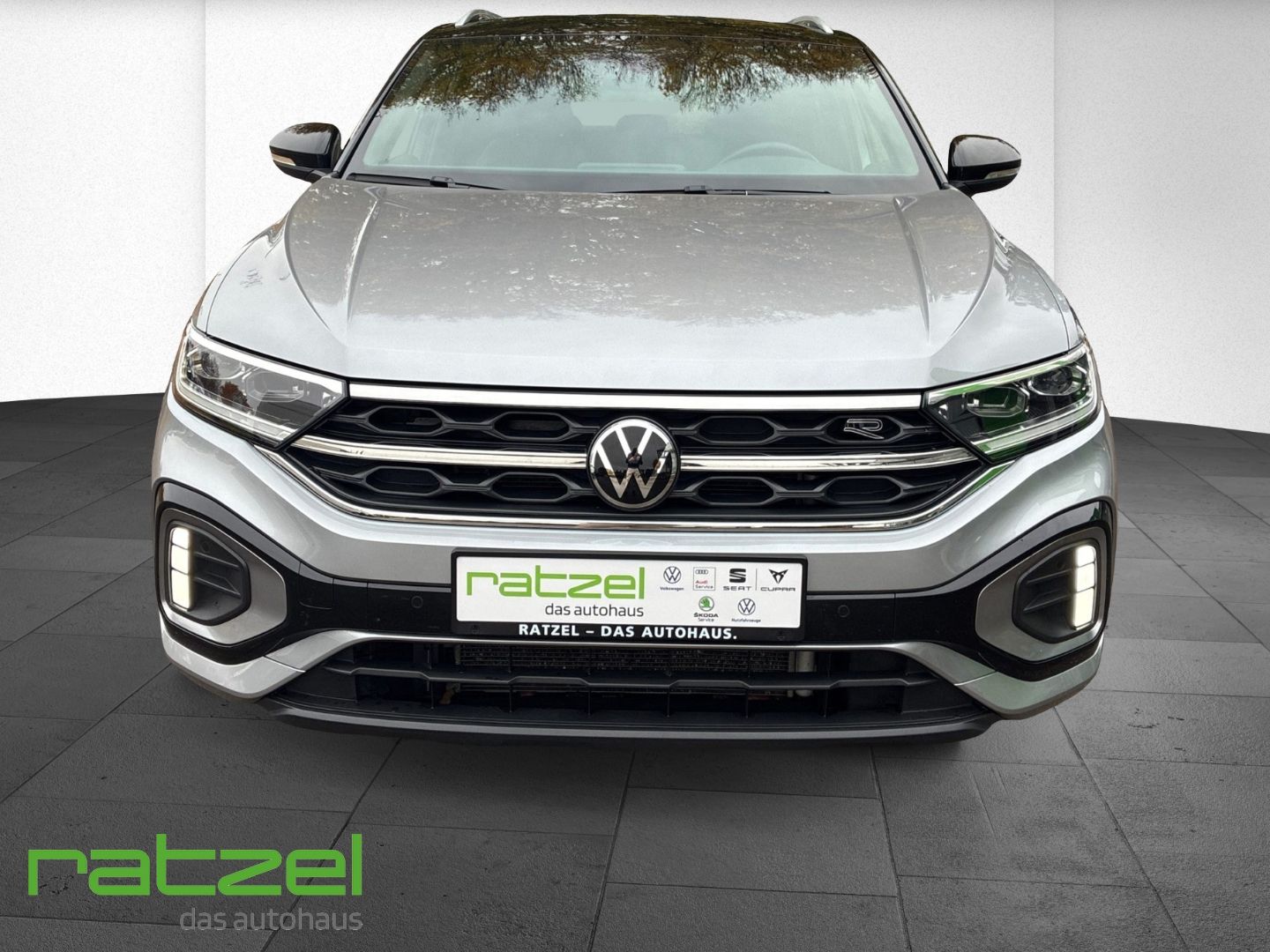 Fahrzeugabbildung Volkswagen T-Roc 1.0 TSI R-Line Sportpaket Navi Digitales C